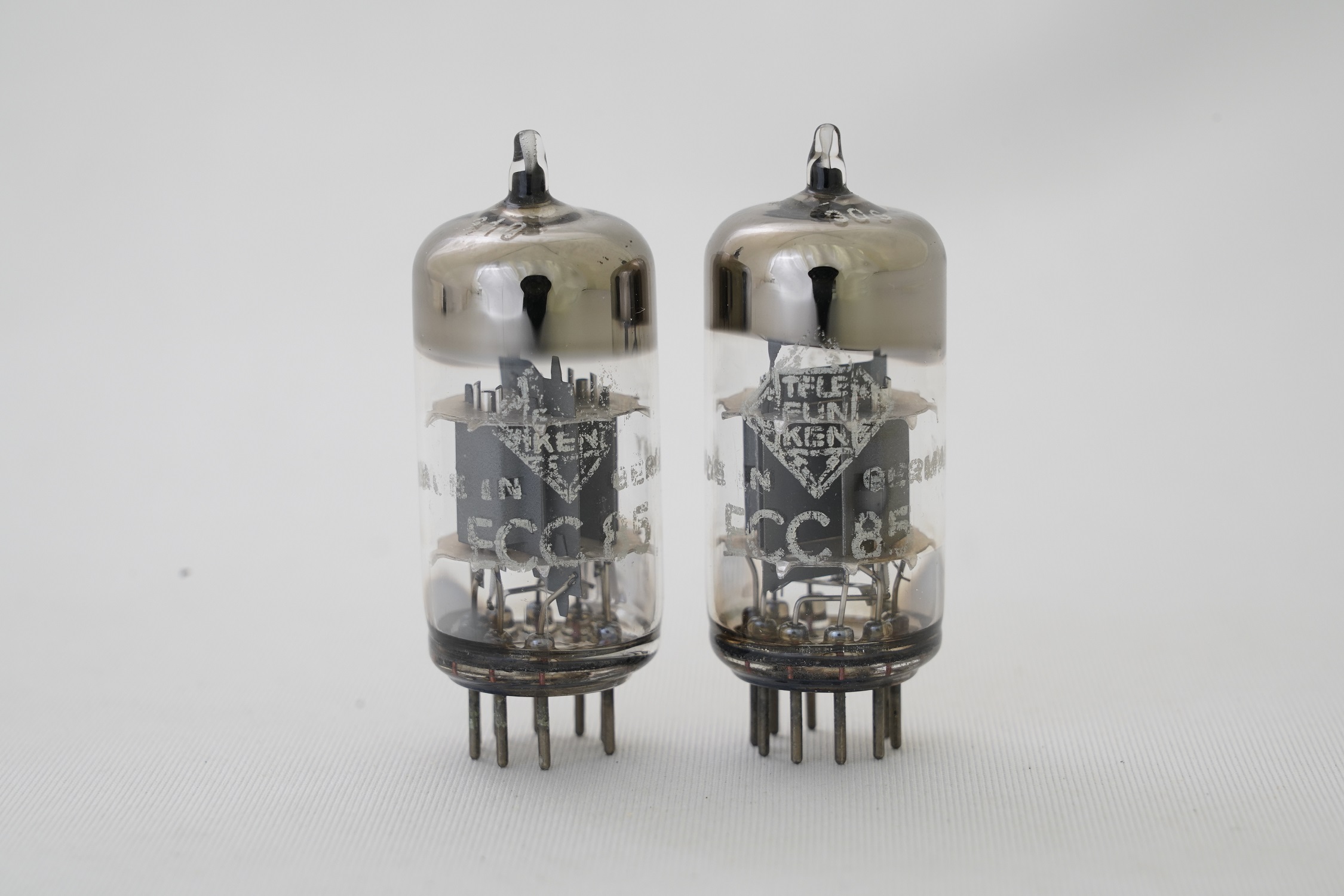 ECC85 TELEFUNKEN2本1組