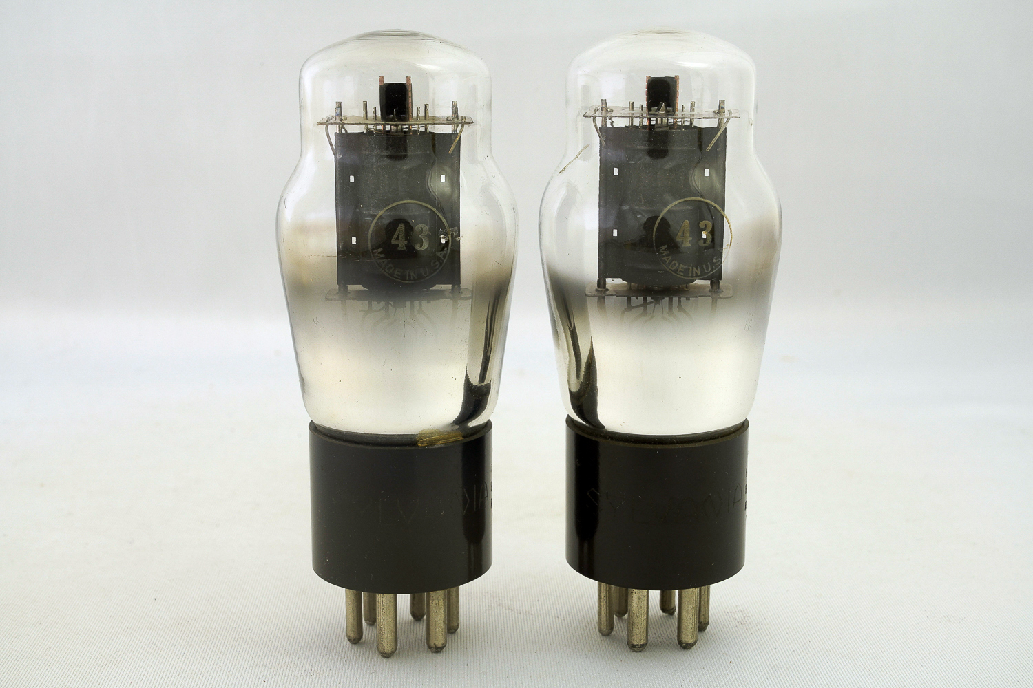 43 SYLVANIA マッチドペア