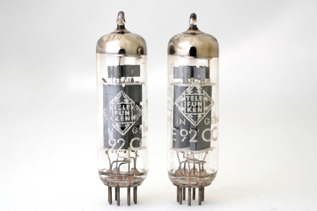 E92CC TELEFUNKEN 2本1組
