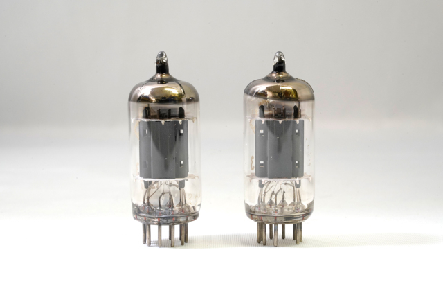 テレフンケンTELEFUNKEN ECC83 真空管 TELEFUNKEN ECC83 リブプレート - テクソル オンラインショップ