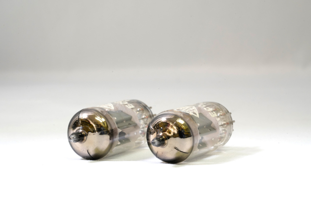 ECC83 TELEFUNKEN 2本1組