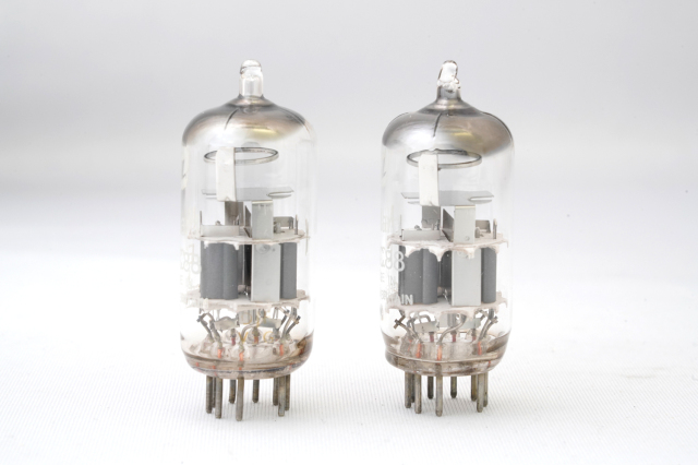 Mullard ECC88 真空管 2本セット Mullard ECC88 真空管 2本セット - メルカリ