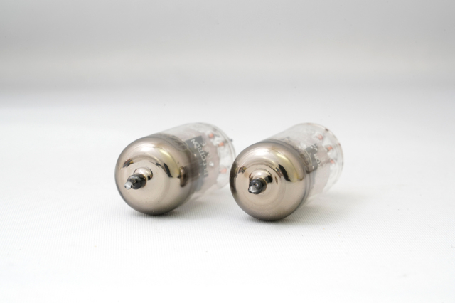 真空管 12AX7 元箱付 新品？ 2本 国産最高峰 東芝 通測用 HI-S 東芝 5751/12AX7高信頼管 TubeWorks