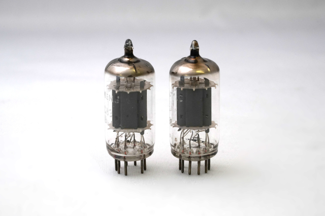 真空管　ECC83 / 12AX7 SIEMENS 2本 ECC83/12AX7 SIEMENS 2本1組