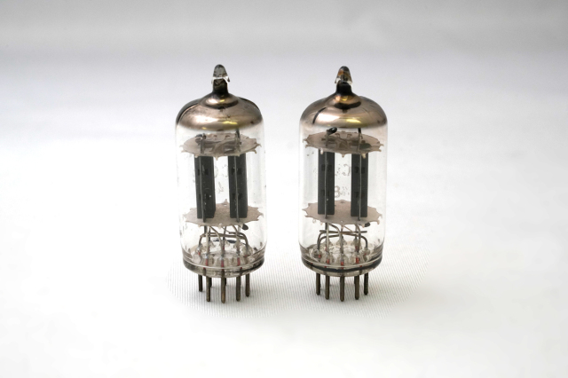 SIEMENS ECC83 真空管 2本セット シーメンス SIEMENS ECC83 (2本) 真空管 元箱 @30658 / 中古