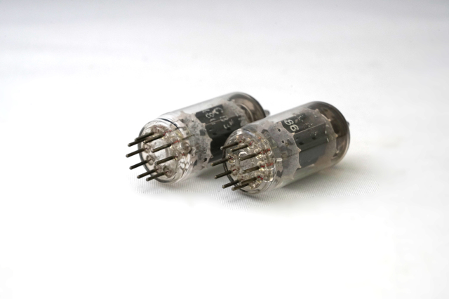 真空管　ECC83 / 12AX7 SIEMENS 2本 ECC83/12AX7 SIEMENS 2本1組