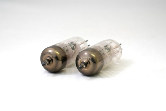 東芝 12AX7 (E83CC) 通測用Hi-S管 同一ロット 4本 未使用 東芝 12AX7 (E83CC) 通測用Hi-S管 同一ロット 4本 未使用