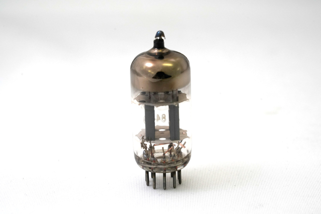 CV4004 Mullard KQDD/K 1本