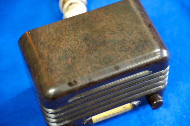 お年玉価格　真空管ラジオ ブラウン 昭和レトロ“真空管ラジオ”/カセドラル型/スピーカーBluetooth/（茶散歩