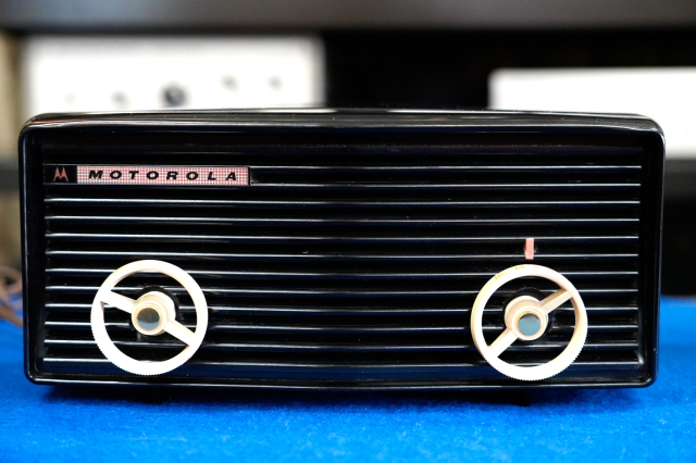 【中古】真空管ラジオ Motorola Model 57R1