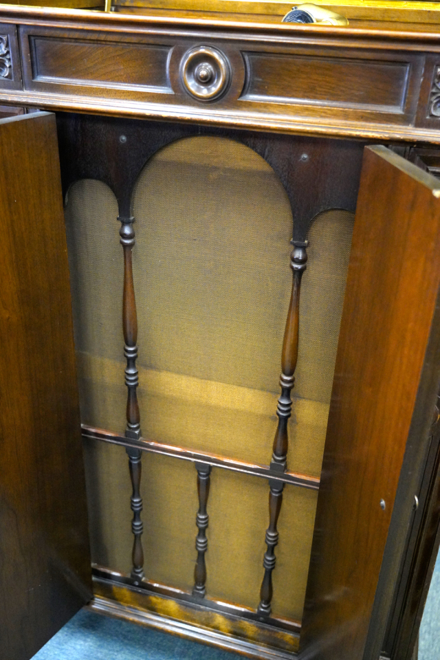 中古・送料別】ディスク式蓄音機 ビクトローラ・クレデンザ ビクター