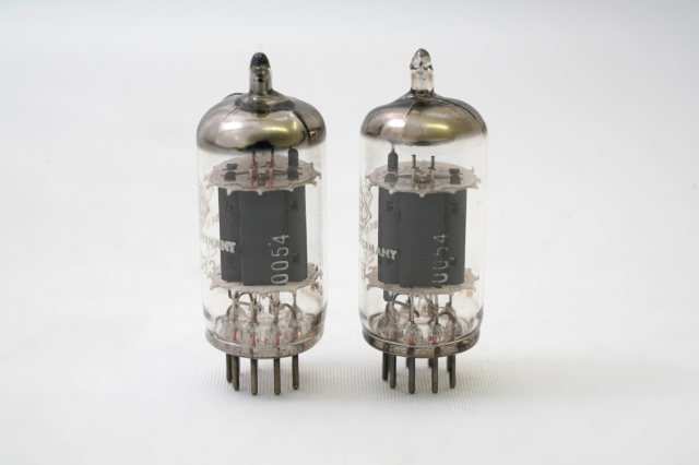 ECC83 TELEFUNKEN 2本1組