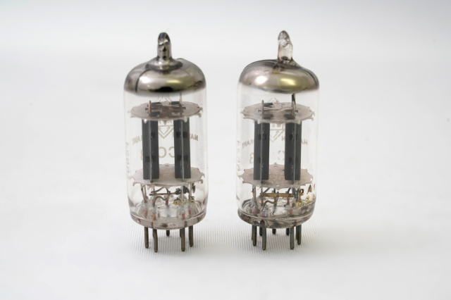 ECC83 TELEFUNKEN 2本1組