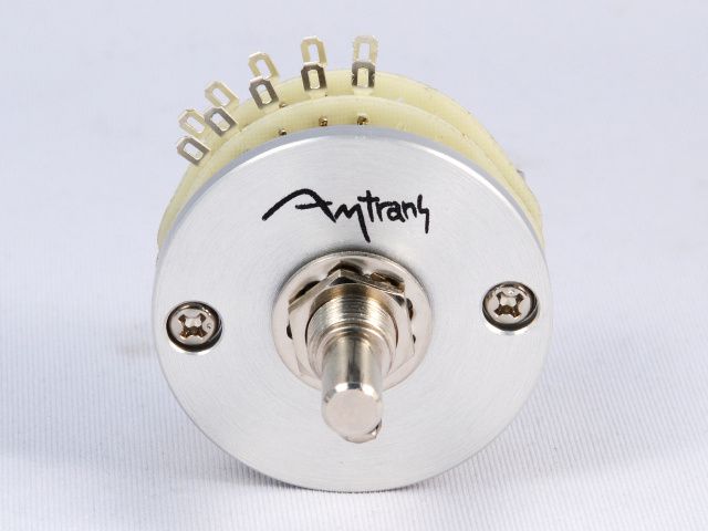 高信頼・高安定オーディオ用切替スイッチ　4接点4回路