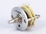 高信頼・高安定オーディオ用切替スイッチ　4接点4回路