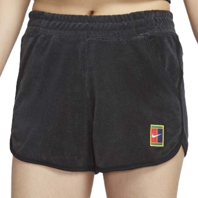 売切り終了！【日本サイズ】ナイキ(NIKE) 2024 FA レディース Court ヘリテージ ミッドライズ フレンチテリー ショートパンツ FQ2283-010BK×BK(24y7mテニス用ゲームウェア)