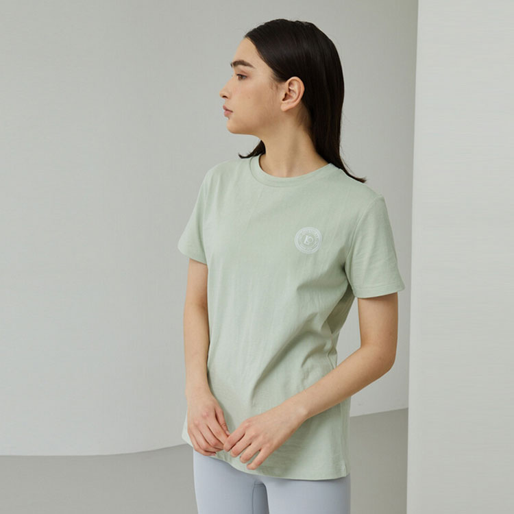 韓国系テニスウェア LOVEFORTY(ラブフォーティ) レディース LOVE FORTY LOGO Ｔシャツ -グリーン(22y4mテニス)