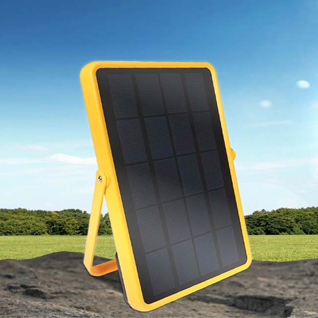 【災害対策製品】ハック(HAC) 蓄電機能付 ソーラー＆USB充電器 バッテリー容量2400mAh スタンドライト付き HAC4685A オレンジ(25y6m)