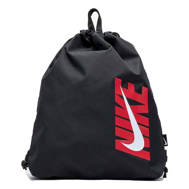 ナイキ(NIKE) 2026 SS ジュニア ドローストリングプールバッグ 10L ナップザックタイプ スイムバッグ 水泳 男子 女子 1994042-1411 ブラック×レッド(26y4m)
