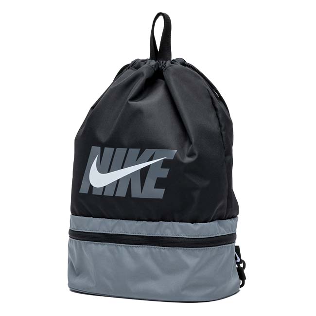 ナイキ(NIKE) 2026 SS ジュニア 2ルームプールバッグ 14L ナップザックタイプ スイムバッグ 水泳 男子 女子 1994040-0009 ブラック(26y4m)