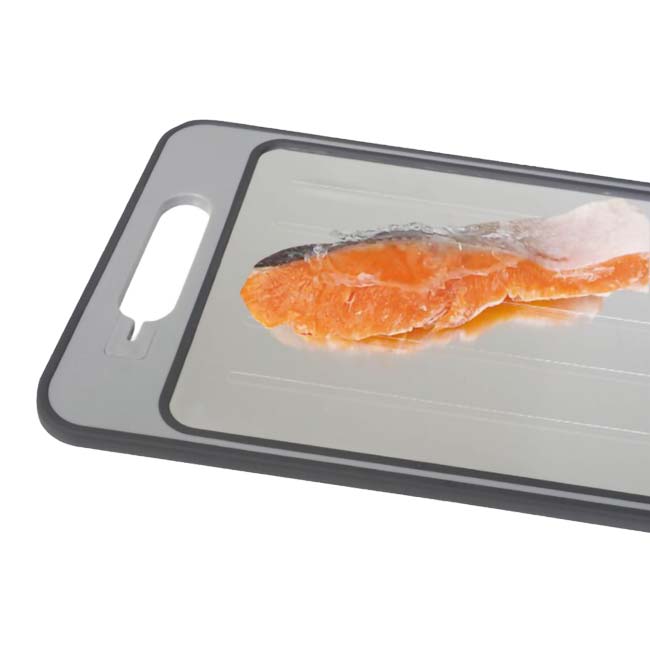 「4つの機能がついたプレート！」ハック(HAC) 4WAY 解凍マルチプレート まな板 おろし器 包丁研ぎ器 HAC4454-グレー(24y11m)