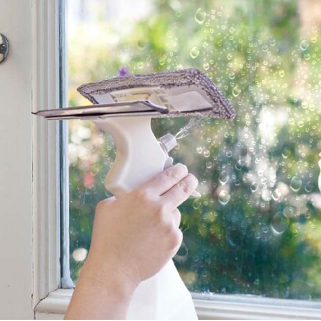 「これ一つで簡単掃除！」ハック(HAC) 4in1 ワイパー 霧吹き：モップ・水切り・ブラシ 4WAY仕様 HAC4138-ホワイト(24y6m)