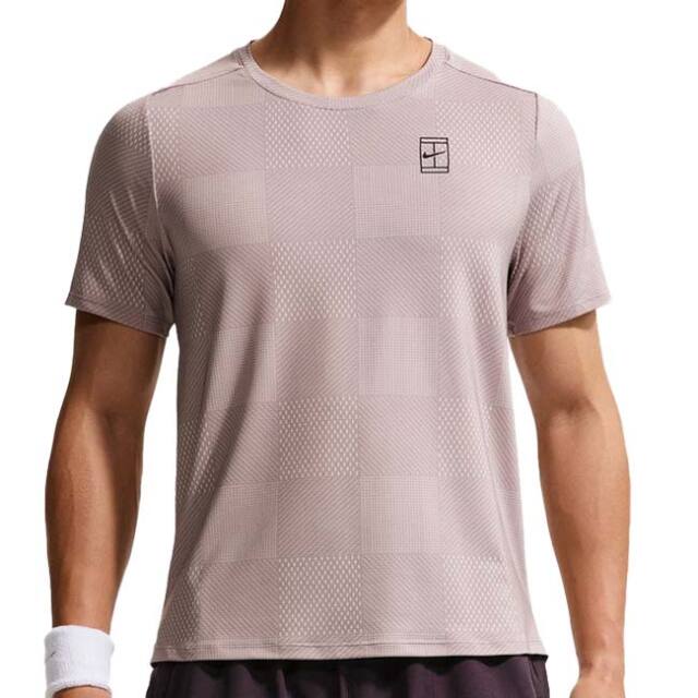 【日本サイズ】ナイキ(NIKE) 2026 SU メンズ コート Dri-FIT ADVTG プリント ゲームシャツ IB1065-226 LTバイオレットオレ×BK(26y4mテニス用ゲームウェア)