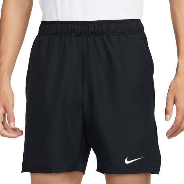 【日本サイズ】ナイキ(NIKE) 2025 SU メンズ コート ビクトリー 7インチ ゲームショートパンツ FD5381-010ブラック×ホワイト(25y3mテニス用ゲームウェア)