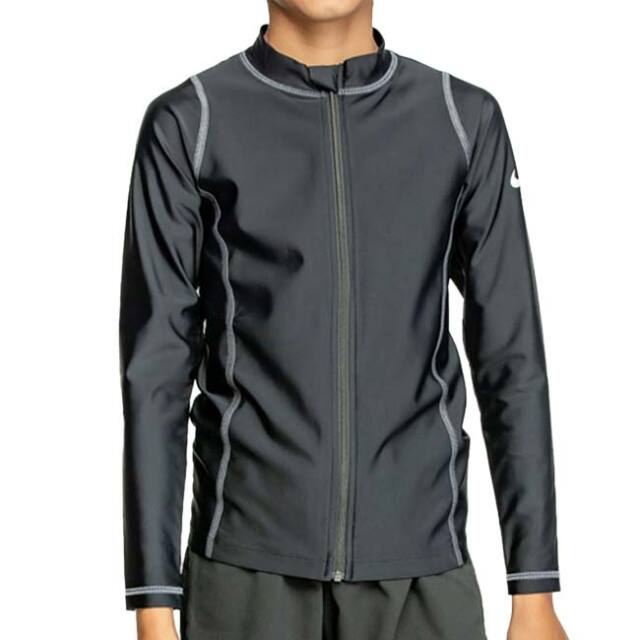 在庫処分特価】「ナイキ(NIKE) 2024 SS ジュニア(ボーイズ) フルジップ ロングスリーブ UV ラッシュガード スイム スクール水着 ※トップスのみ 1991092-18 BK×グレー(24y4m)