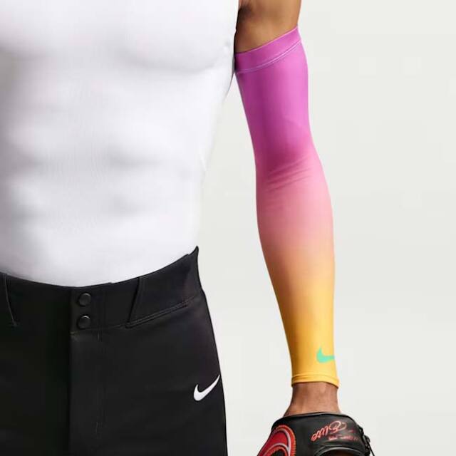 アクーニャJrモデル アームスリーブ 3枚入り アクーニャJr.モデル】ナイキ(NIKE) ユニセックス DRI-FIT プロ アーム