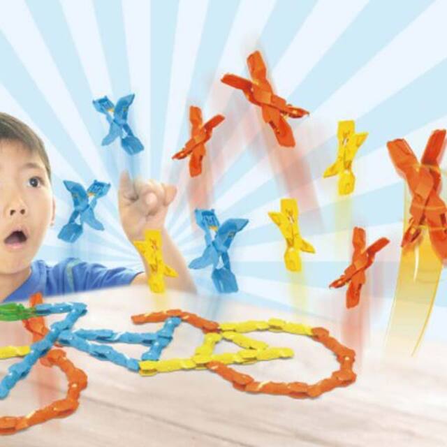 「ドミノが飛び上がってびっくり！」ハック(HAC) ビックリ！ドッキリ！ ジャンピングドミノ 新感覚ドミノ ※パーツ組立商品※ HAC3819-カラフル(24y6m)