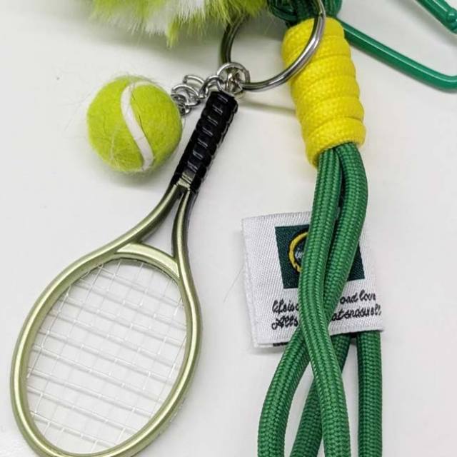 ふわふわファー素材でかわいい】 テニスボール ファー