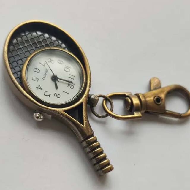 バッグにつけて一緒にでかけよう」 テニスラケット型 懐中時計