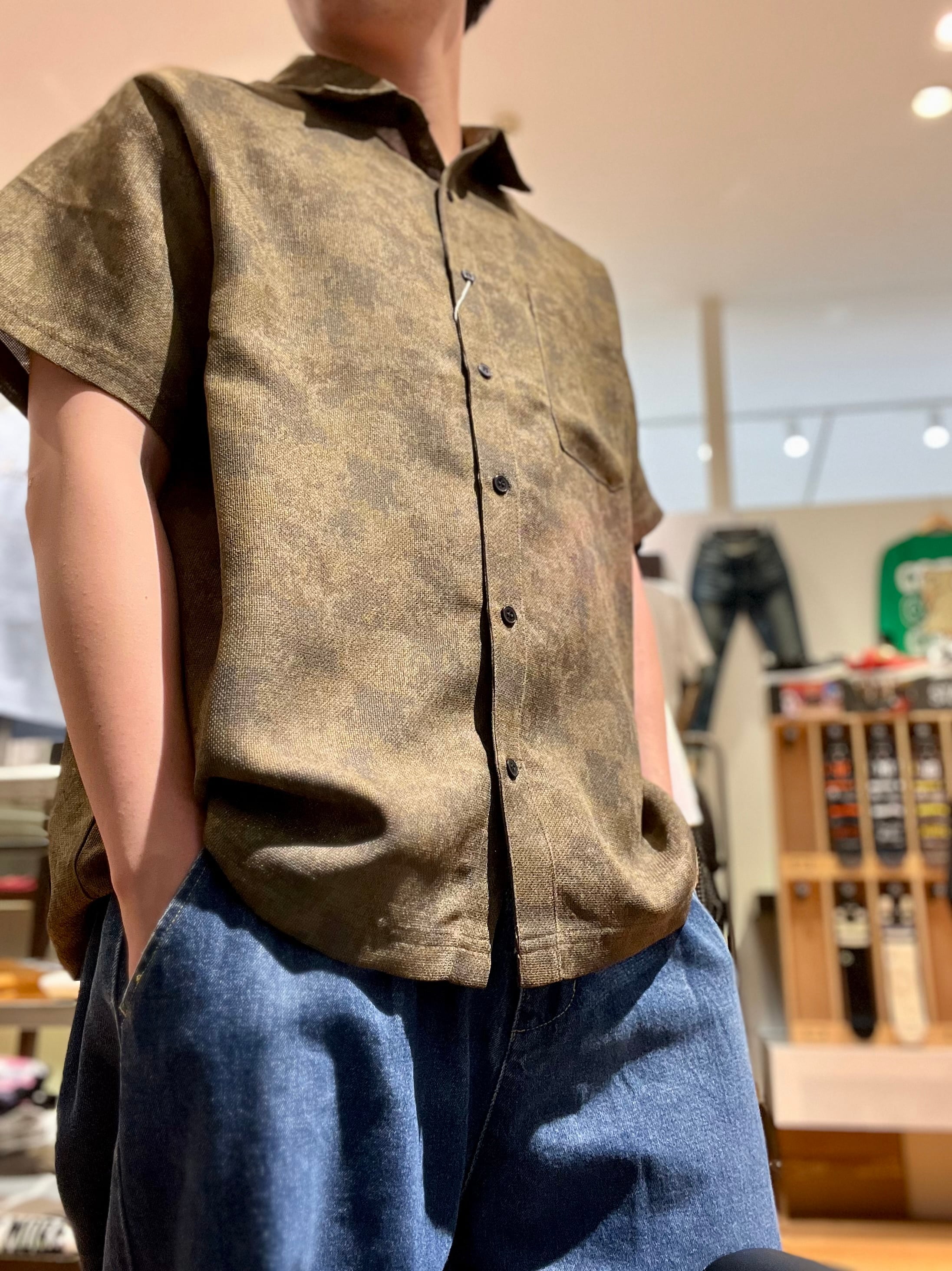 総柄メッシュシャツ