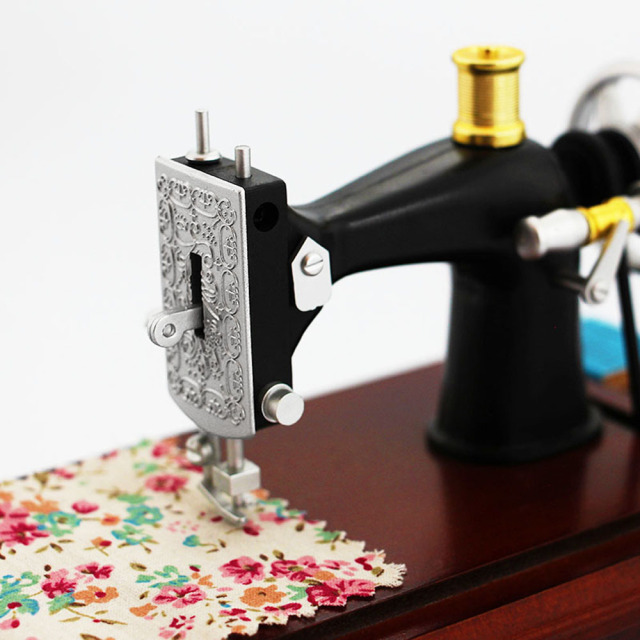 18弁足踏みミシンオルゴール