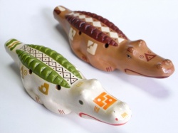 動物オカリナ 白・ベージュのワニ