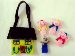 ペルー製手編み指人形セット　３匹のこぶた