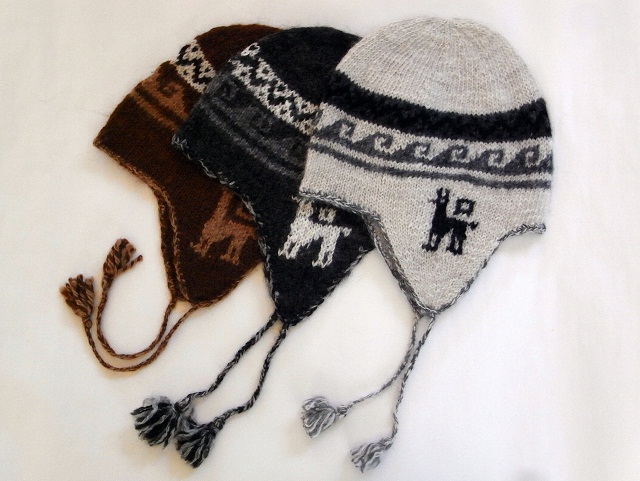 フェアトレードの耳あて付ニット帽チューヨ