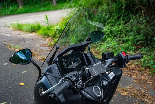 8型TMAX（2022～2024）マジカルカーボンミラー用カウルステーキット         8型TMAX（2022～2024）マジカルカーボンミラー用カウルステーキット、アンドロイドモーターサイクル製 8型TMAX（2022～2024）マジカルカーボンミラー用カウルステーキット