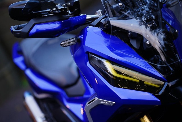 新型、旧型X-ADV】ヘッドライトプロテクター