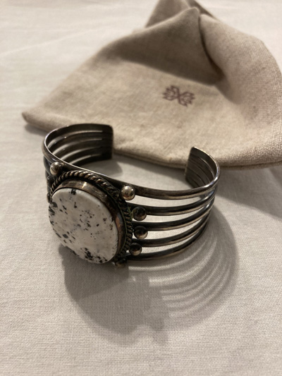 WHITE BUFFALO (ホワイトバッファロー) / ArizonaRiver Bangle　アリゾナリバーバングル  【Deadstock】