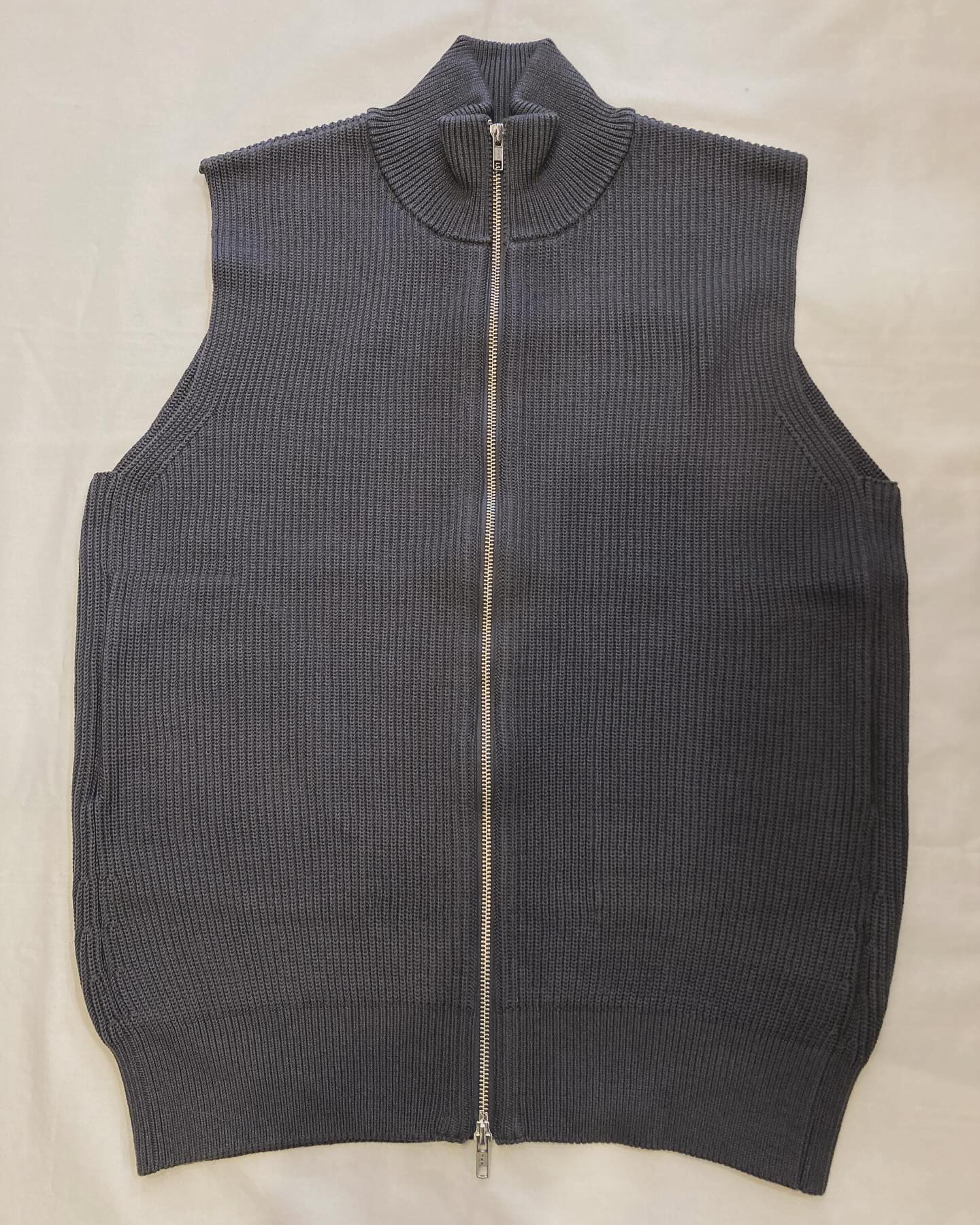 Yonetomi NEW BASIC (ヨネトミ/米冨繊維) 95-252-001 MERCERIZED COTTON RIB KNIT VEST / ドライバーズニット ベスト