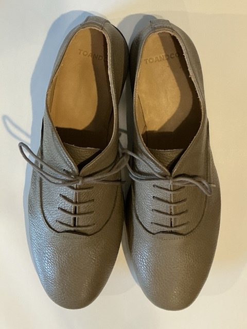 TO & CO.（トウ・アンド・コー）Stjac Graine Leather Shoes（グレイン・レザー・シューズ）Taupe（ミディアム・グレー）