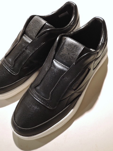 White Mountaineering (ホワイトマウンテニアリング) WM2573814 Reebok CLUB C 85 VINTAGE スリッポン BLACK