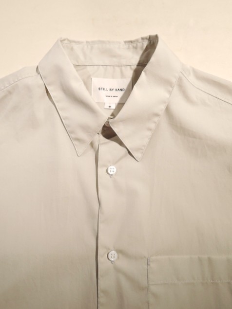STILL BY HAND (スティルバイハンド) SH07252 200双 コットン レギュラーカラー 半袖シャツ LIGHT BEIGE