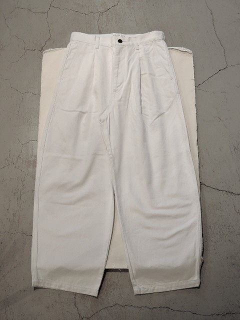 STILL BY HAND (スティルバイハンド) DN03261 11.5oz ライトウェイトデニム カーブパンツ ASH WHITE