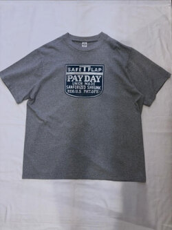 PAYDAY (ペイデイ)　PD22-CST-6  ROUND BODY SS TEE　SAFE T FLAP プリントTシャツ