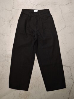 STILL BY HAND (スティルバイハンド) DN02253 12oz オリジナルデニムパンツ BLACK