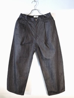 STILL BY HAND (スティルバイハンド) DN01253 ワンタック デニムパンツ NAVY