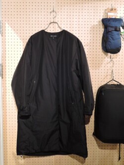 【レディース】 Goldwin (ゴールドウイン) GLW25333 ウインドストッパー バイ ゴアテックス ラボズパフィーコート BLACK